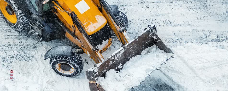 冬季重型设备附件：雪地清理必备工具